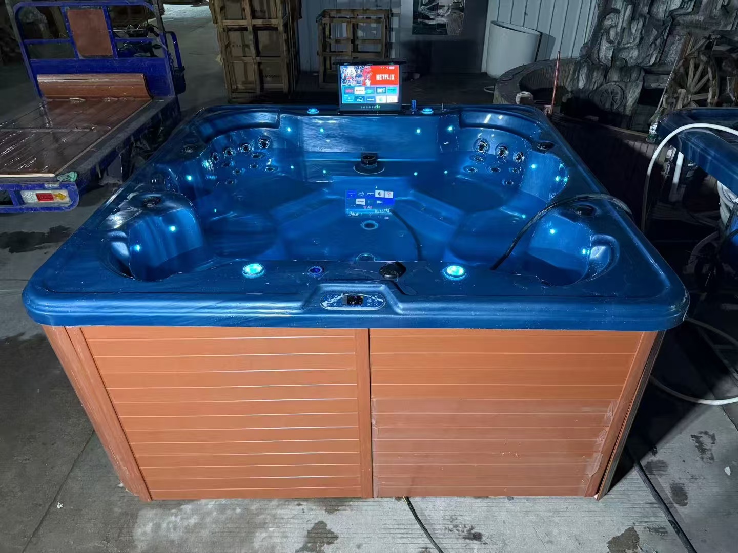 HOT TUBS 20