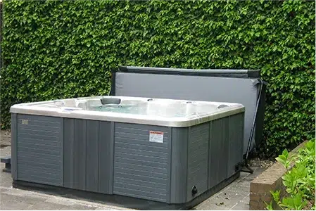 hot tub Manufacturers 33
